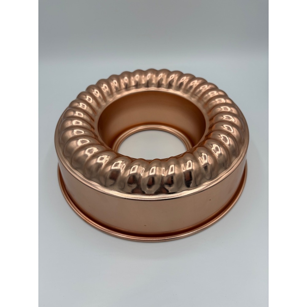 Vintage Mirro Copper Colored Aluminum Fluted Ring Mold 6 Cup 1.5 QT Cake Pan